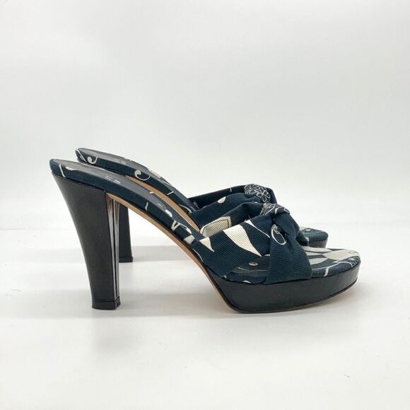 Stuart Weitzman Floral Platform Pump - Picture 3 of 10